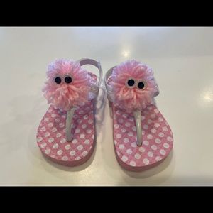 Darling Pom Pom sandals!